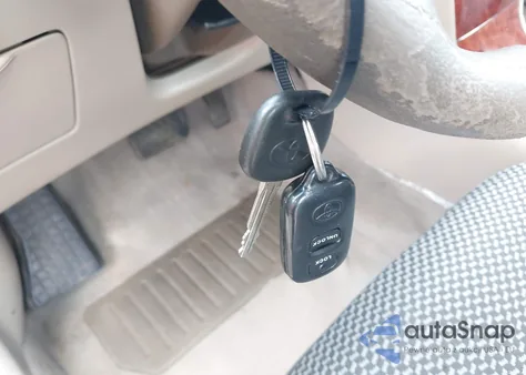 2005 Toyota Corolla Ce/Le/S z USA, uszkodzony, nr VIN 1NXBR32E85Z517700